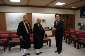 「みんなのとしょかん」へえんぴつの寄託