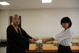 比叡山中学校が東日本大震災義援金を寄託