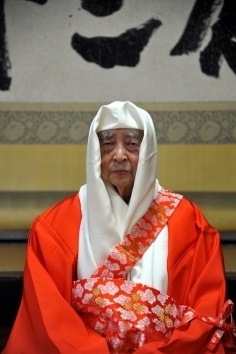 第２５７世天台座主に一隅を照らす運動会長森川宏映探題大僧正がご上任