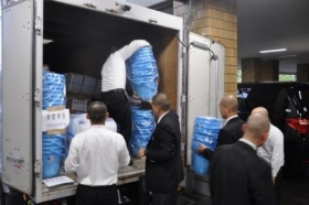 天台宗災害対策本部より物資を提供